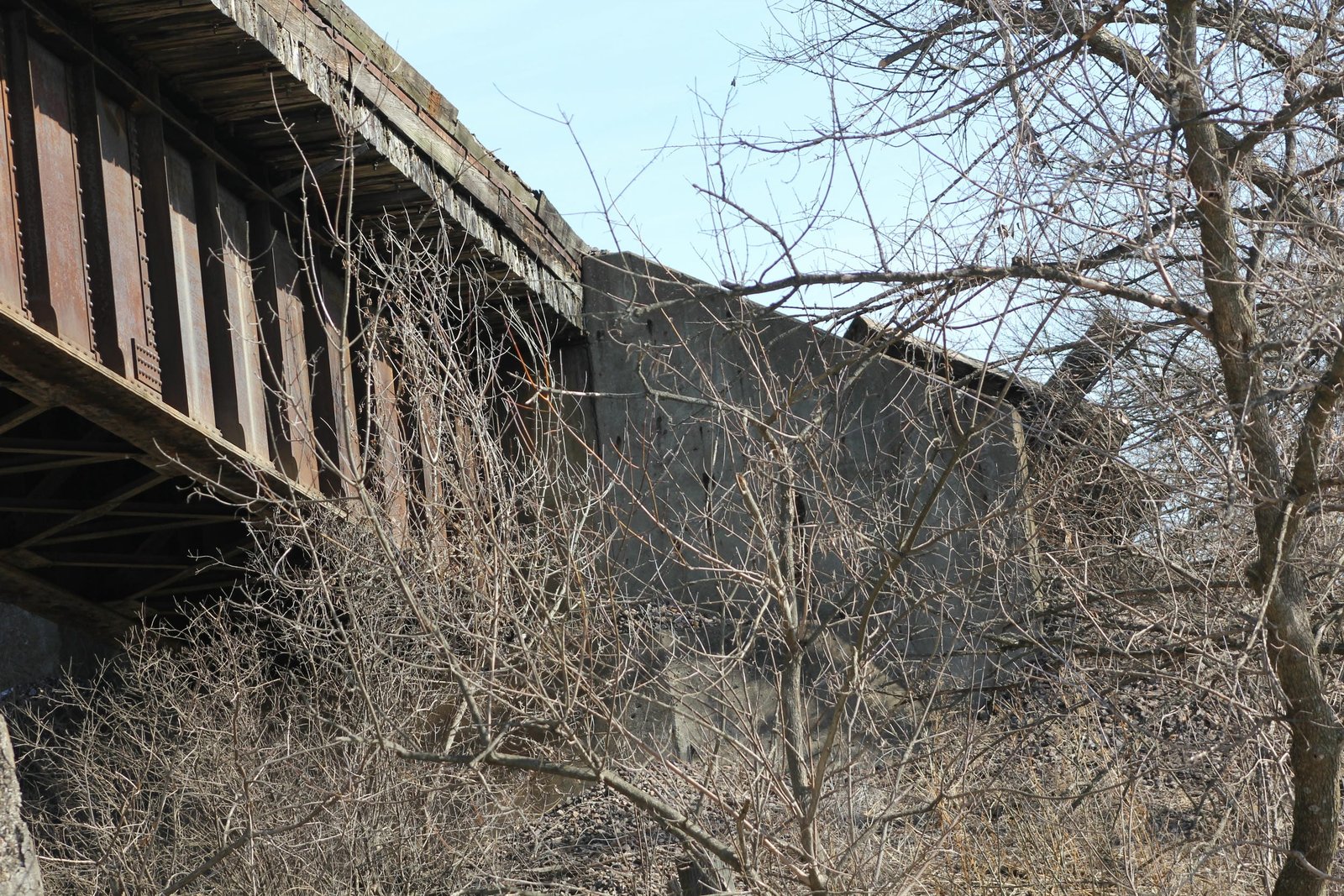 North abutment